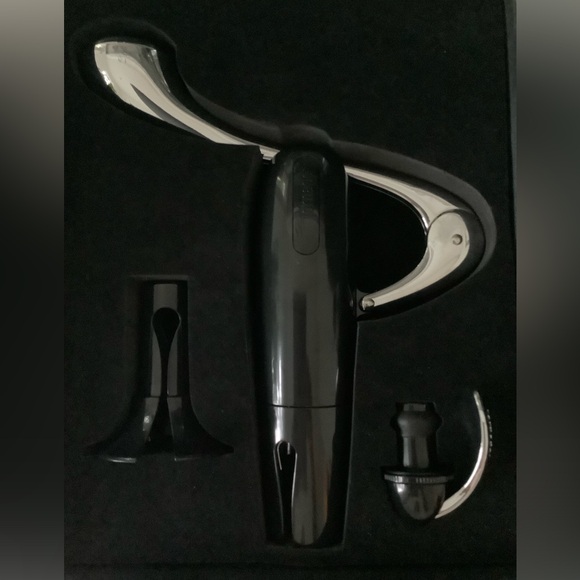 Deluxe Wine Service - Picture 2 of 3